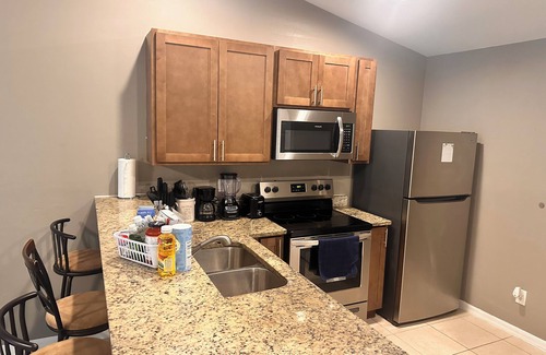 Westminister Apartment | Holy Resisdence, 3-bedroom apartment in awesome Lehigh Acres with WiFi, AC