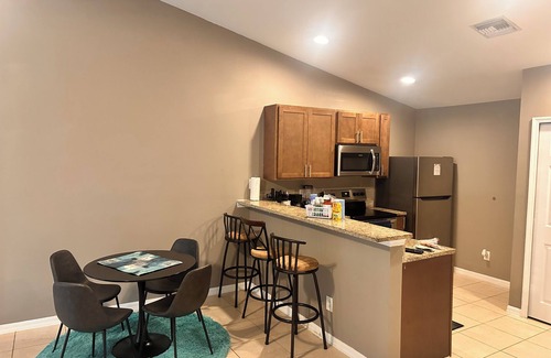 Westminister Apartment | Holy Resisdence, 3-bedroom apartment in awesome Lehigh Acres with WiFi, AC