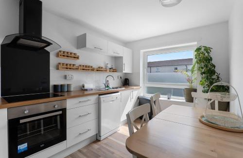Gifford Apartment | Holyrood Duplex 3-Bedroom Apartment