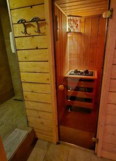 Ortslage Trotha Other | Holzhütte-Camping-Pod mit Sauna & Frühstück