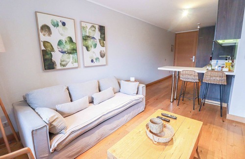 Puerto Varas Apartment | HOM I Terraza con vista parcial al Lago