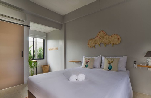 San Pa Thong Hotel | Home at Nine