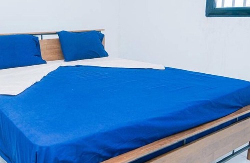 Kasa-Vubu Bed & Breakfast | Home away bedroom bed & breakfast in lovely Kinshasa with AC, WiFi