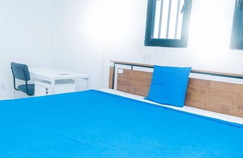 Kasa-Vubu Bed & Breakfast | Home away bedroom bed & breakfast in lovely Kinshasa with AC, WiFi