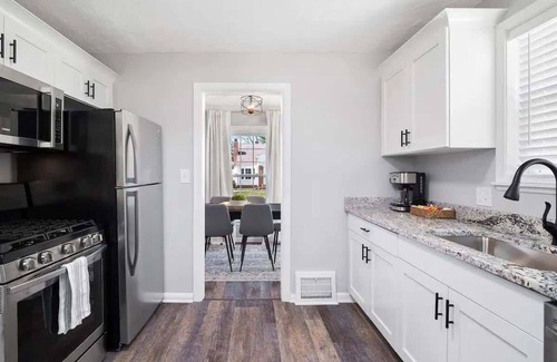 South Euclid House | Home Away From Home - Beautiful Yard