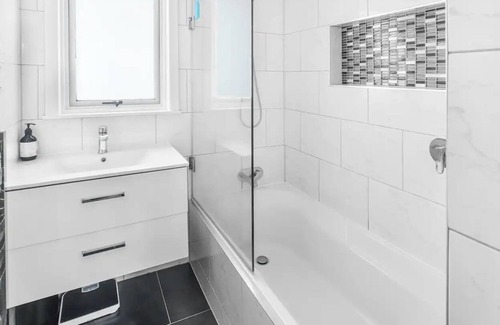 Te Rapa House | Home away from home! 3br house