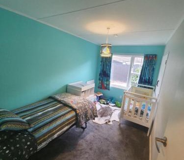 Upper Hutt House | Home away from home 4 bedroom 2 bathrooms