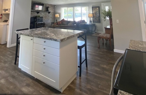 Millcreek House | Home Away from Home 45 min to ski