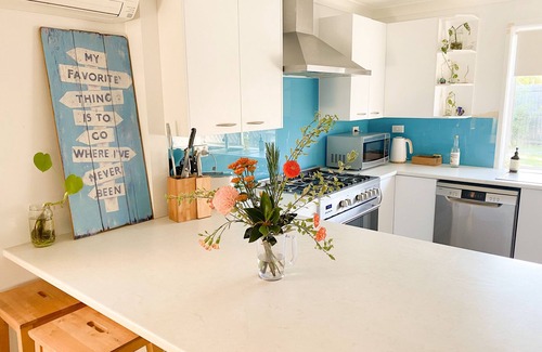 Pottsville House | Home away from Home: Family friendly Pottsville Beach House. Walk everywhere!🌴