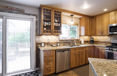 Carbondale House | Home Away From Home, backyard Oasis, walk to dwtn, Hot Tub, 25mi. to Aspen
