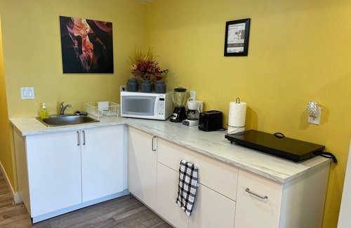 Fort Gary Apartment | HOME AWAY FROM HOME