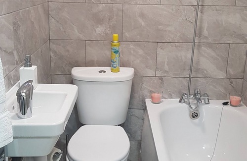 Grays House | Home Away from Home Contractor Accommodation