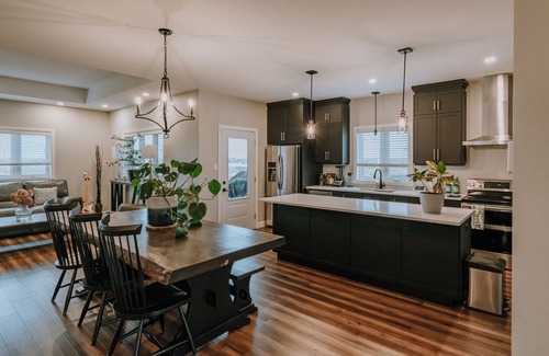 Cornwall House | Home away from home! Family size house, cozy and close to all amenities!