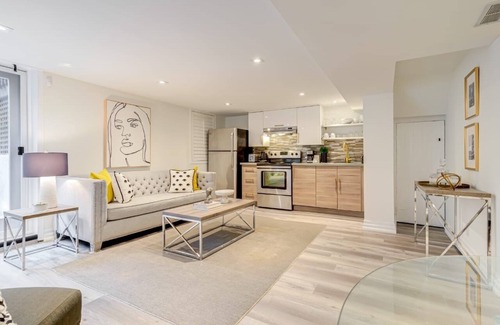 Bedford Park House | Home Away From Home! Gorgeous, 2 Bed Private Apt