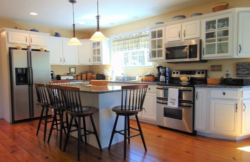 Westbrook House | Home away from home in suburb of Portland