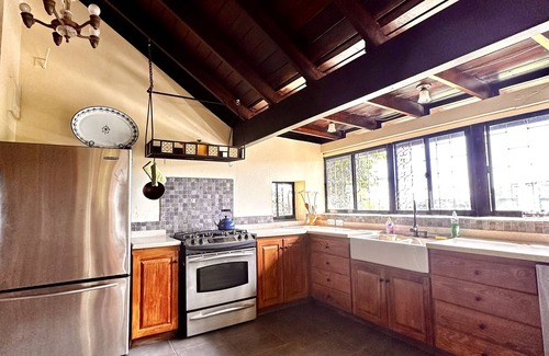 St. George's House | Home away from home in the tropics