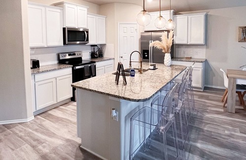 Lorena House | Home Away From Home Near Magnolia/Baylor