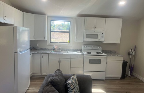 Tyler Cabin | Home away from Home- Near Tyler Airport