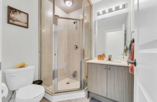 Vaughan Apartment | Home away from Home - Remote Office - Vacation Stay