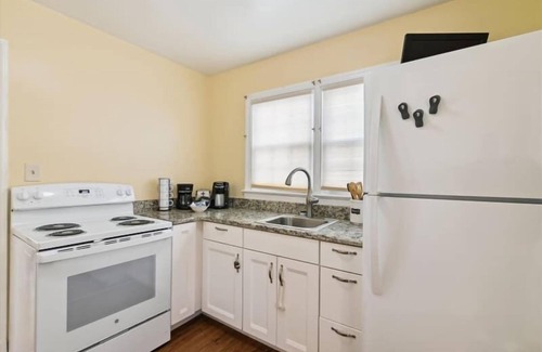 Annapolis Apartment | Home Away From Home S