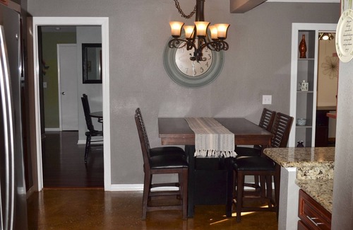 Clearwater House | Home away from Home! Close to Beaches and Shops.