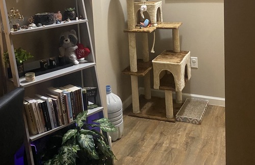 Tuttle West Apartment | Home away from home