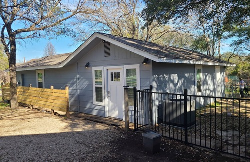 Georgetown House | Home away from Home - Pet friendly!