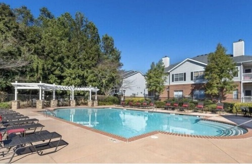 Stockbridge Apartment | Home Away From Home