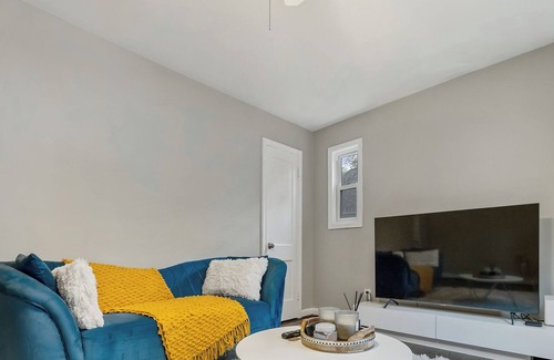 Takoma Park Apartment | Home away from home in the heart of Takoma Park