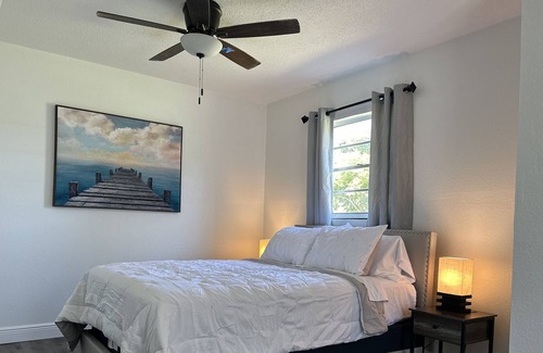 Dade City House | Home Away from Home, With a Pool!