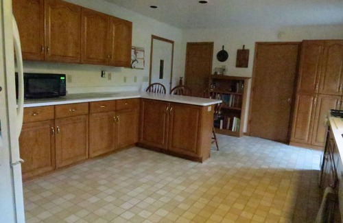 Brookfield House | Home Away From HomenQuiet surroundingsn15 minutes from downtown Milwaukee