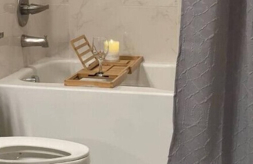 Overland Park Apartment | Home Away...