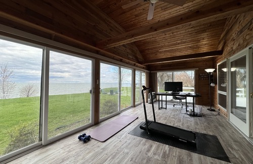 Town of Porter Villa | Home Away on Lake Ontario