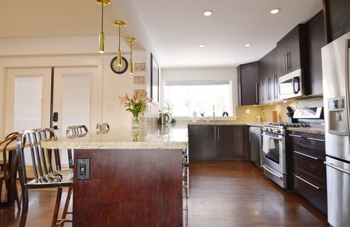 South Central House | Home Close to Beach and Downtown. Licensed short term rental.