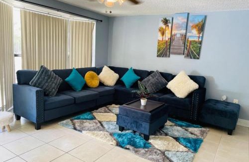 West Lealman House | Home close to Saint Pete Pier quiet Spacious