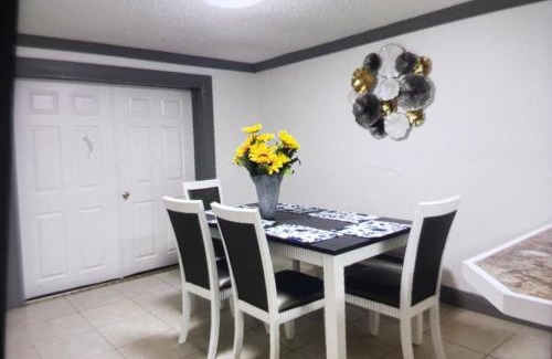 West Lealman House | Home close to Saint Pete Pier quiet Spacious
