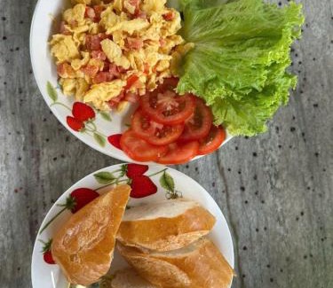 Cua Duong Hotel | Home Coffee shop Tỷ Uyên