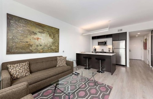 Reston Apartment | Home Depot mins away | Onsite Movie Theater | Reston Town Center