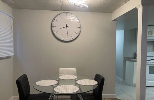 Saskatoon House | Home Extension Suite in Saskatoon; Free parking, High speed Wifi, Netflix