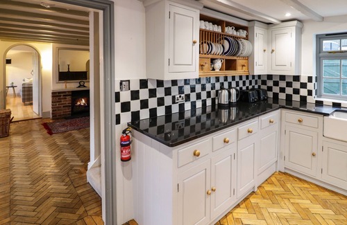 Priors Marston Cottage | HOME FARM COTTAGE, family friendly in Napton-On-The-Hill