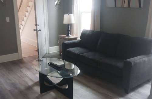 Davenport Apartment | Home feeling away from home traveling nurse discounts