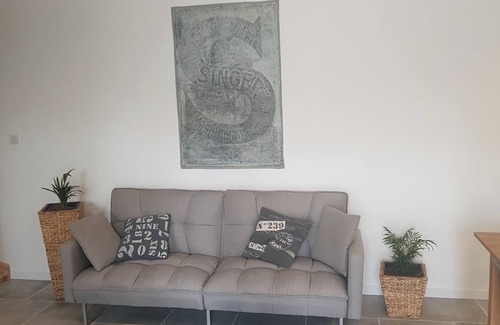 Sainte-Genevieve-les-Gasny Apartment | Homerez - Apt. Sainte-Geneviève-lès-Gasny