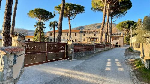 Passignano sul Trasimeno Apartment | Home from Home in Passignano - Lakeside views!