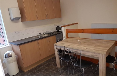 Nottingham Apartment | Home From Home 4 Bedroom Apartment Nottingham City