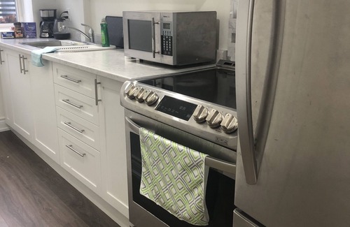 Brampton Apartment | Home from Home!