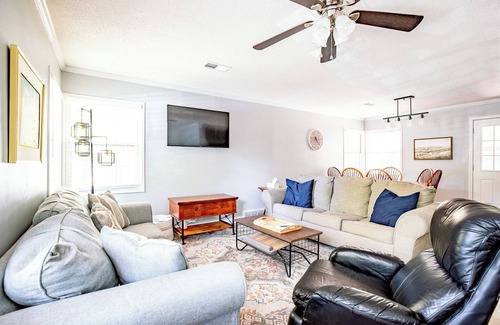 Audubon Park House | Home Gym | Walk-in Shower | Spacious 3BR