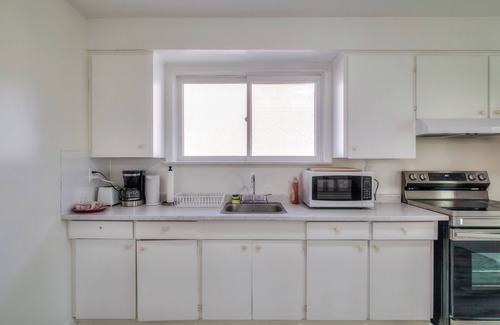 Scarborough House | Home In Bluffers! 5 minutes to the Bluffers Park