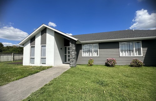 Cambridge House | Home in Cambridge with 5 Bedrooms
