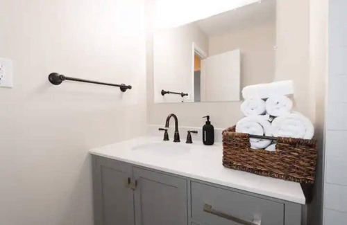 College Park House | Home in College Park