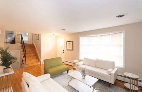 College Park House | Home in College Park